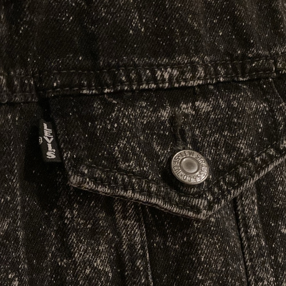 LEVIS Premium ‘WILL WORK FOR MAKEUP’ black denim jacket - Picture 2 of 9